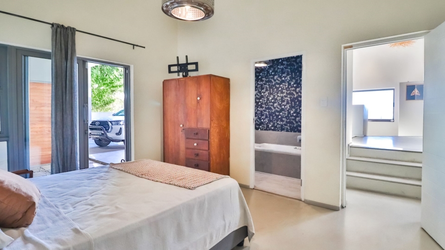 5 Bedroom Property for Sale in Humerail Eastern Cape